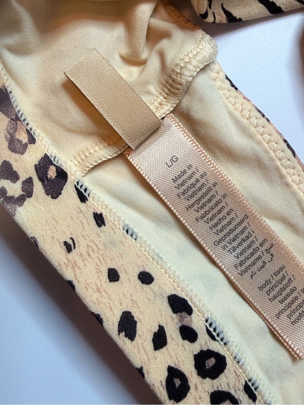 Skims Fits Everybody Triangle Bralette - Picture 5 of 5